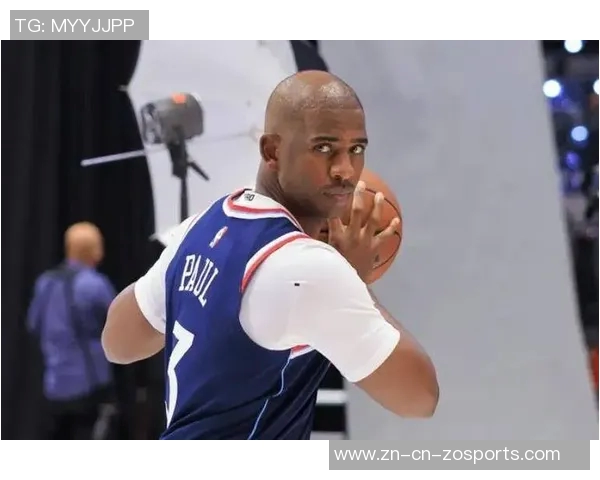 保罗举办派对仅三人到场球队文化建设屡遭冷遇引发关注 保罗举办派对仅三人到场球队文化建设屡遭冷遇引发关注