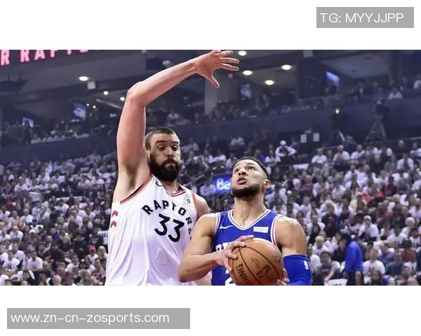 雷迪克质疑防守策略为何要在三分线外紧盯马克威廉姆斯