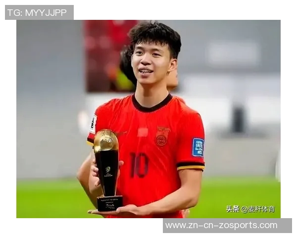 王钰栋19岁生日庆祝照曝光本赛季30场斩获12球荣膺本土射手王